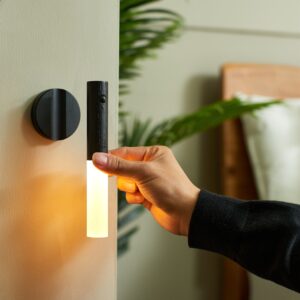 Gingko magnetic baton light in black wood