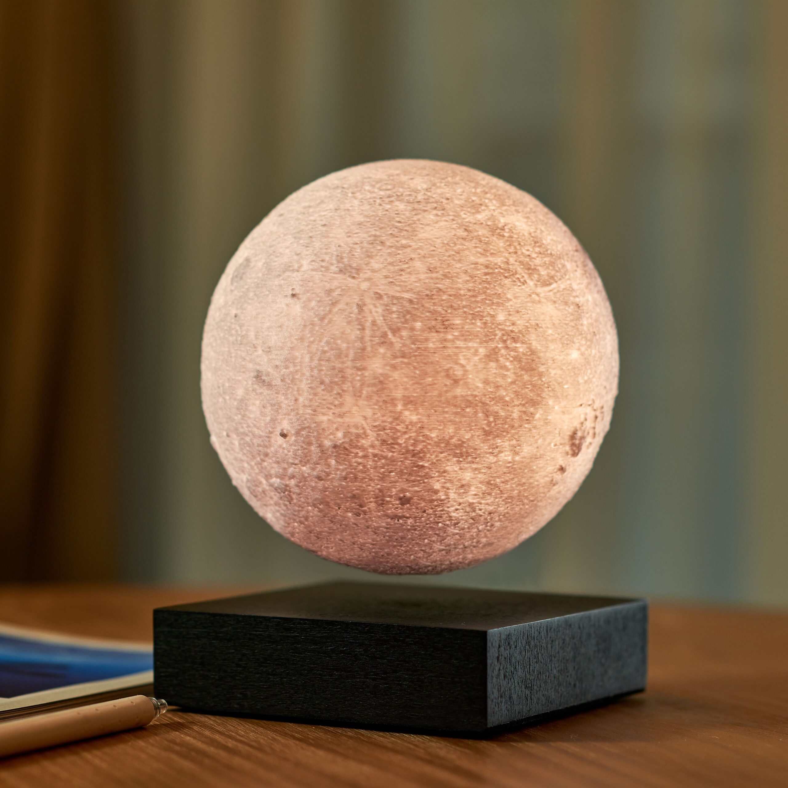 G019BK Smart Moon Lamp Black on table
