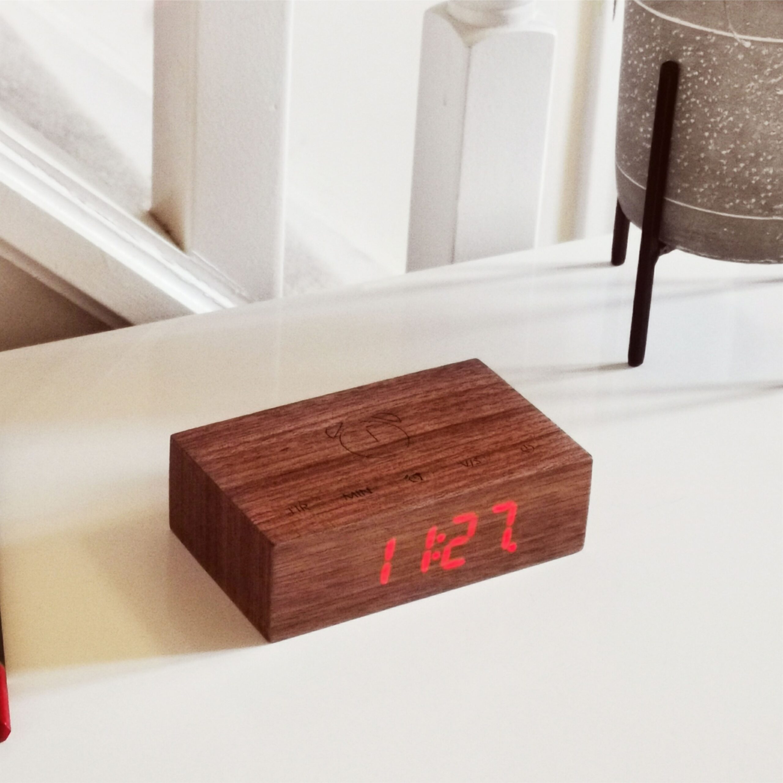 Gingko Flip Click Clock - Walnut Red