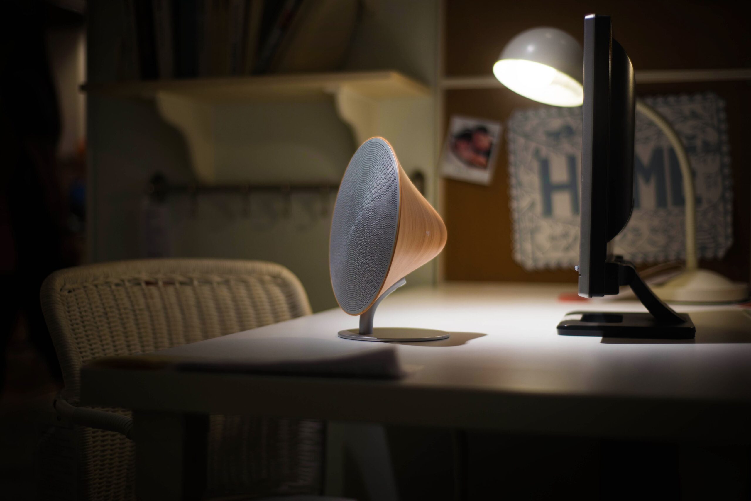 Gingko Halo One on desk