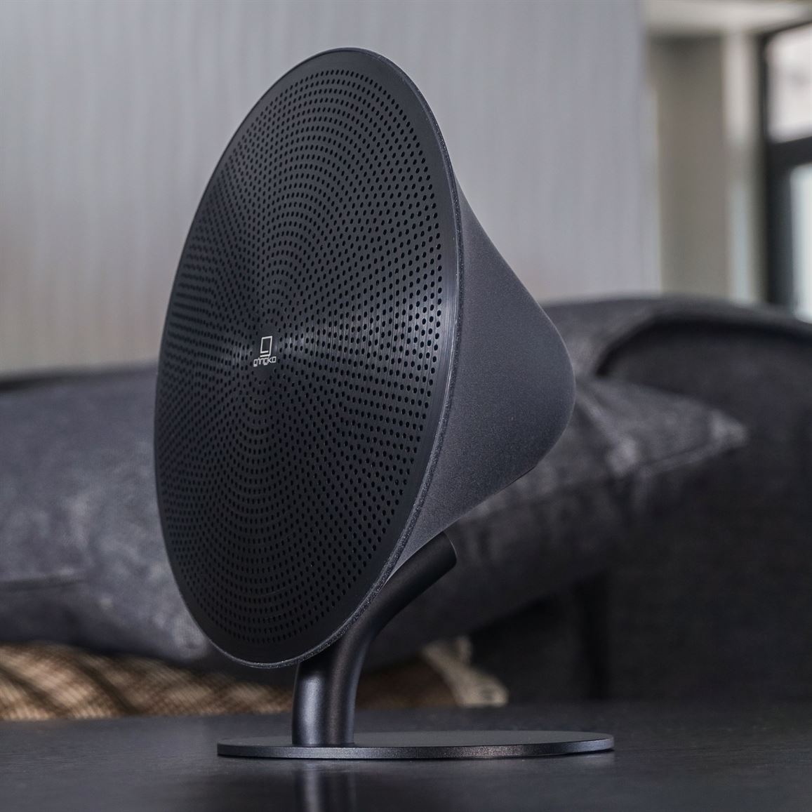 Gingko Mini Halo One Speaker black front view Gingko Mini Halo One Speaker black front view