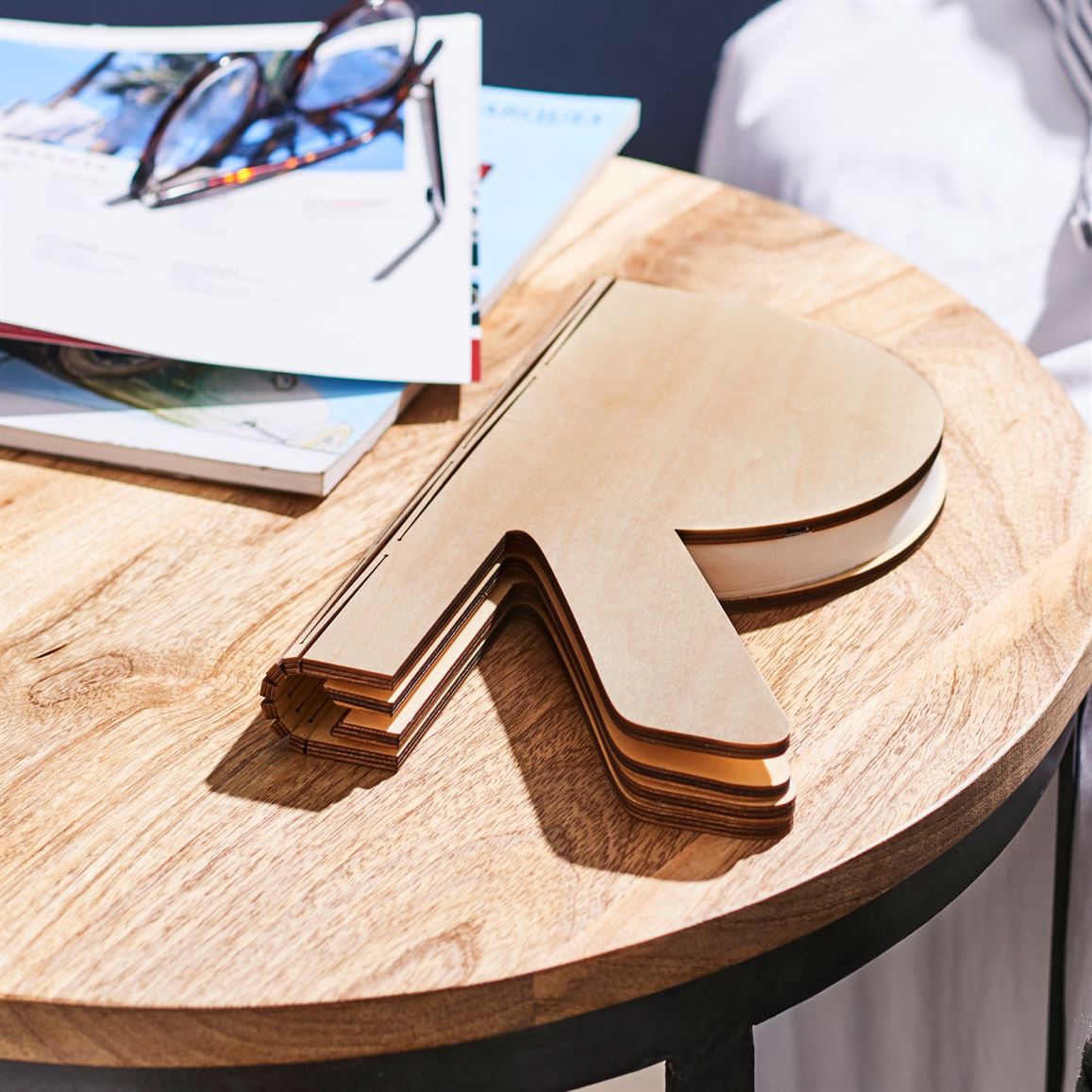 Gingko R Space Lamp closed on table Gingko R Space Lamp closed on table