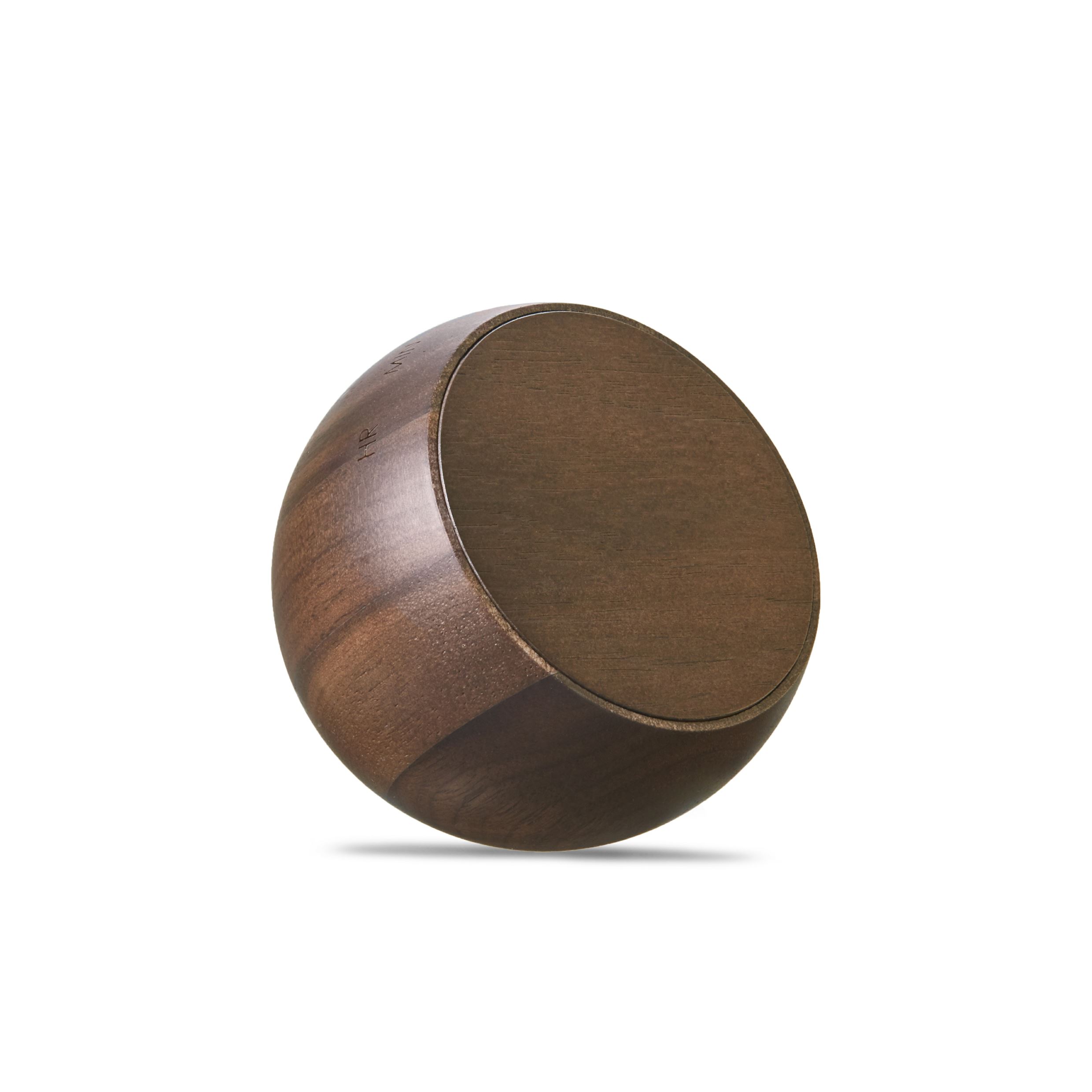 Gingko Tumbler Click Clock Walnut fromt no display