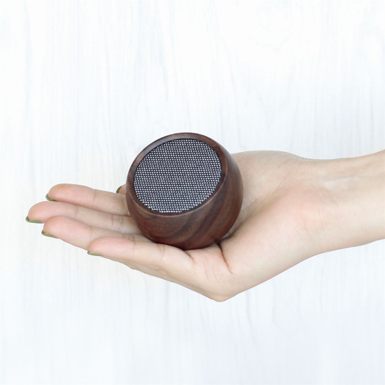 Gingko Tumbler Selifie Speaker with hand Gingko Tumbler Selifie Speaker with hand