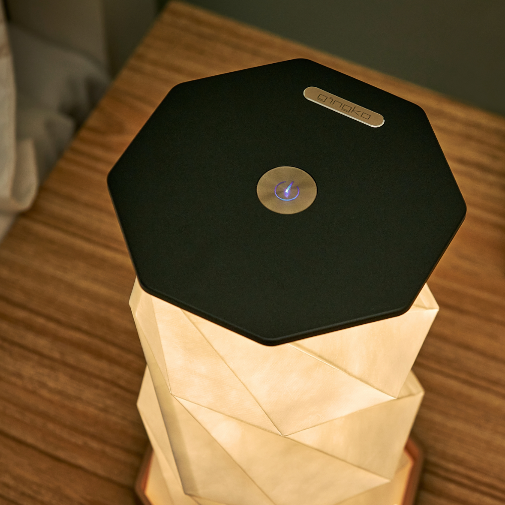 Gingko Hexagon Twist Light Black close up of end Gingko Hexagon Twist Light Black top finish