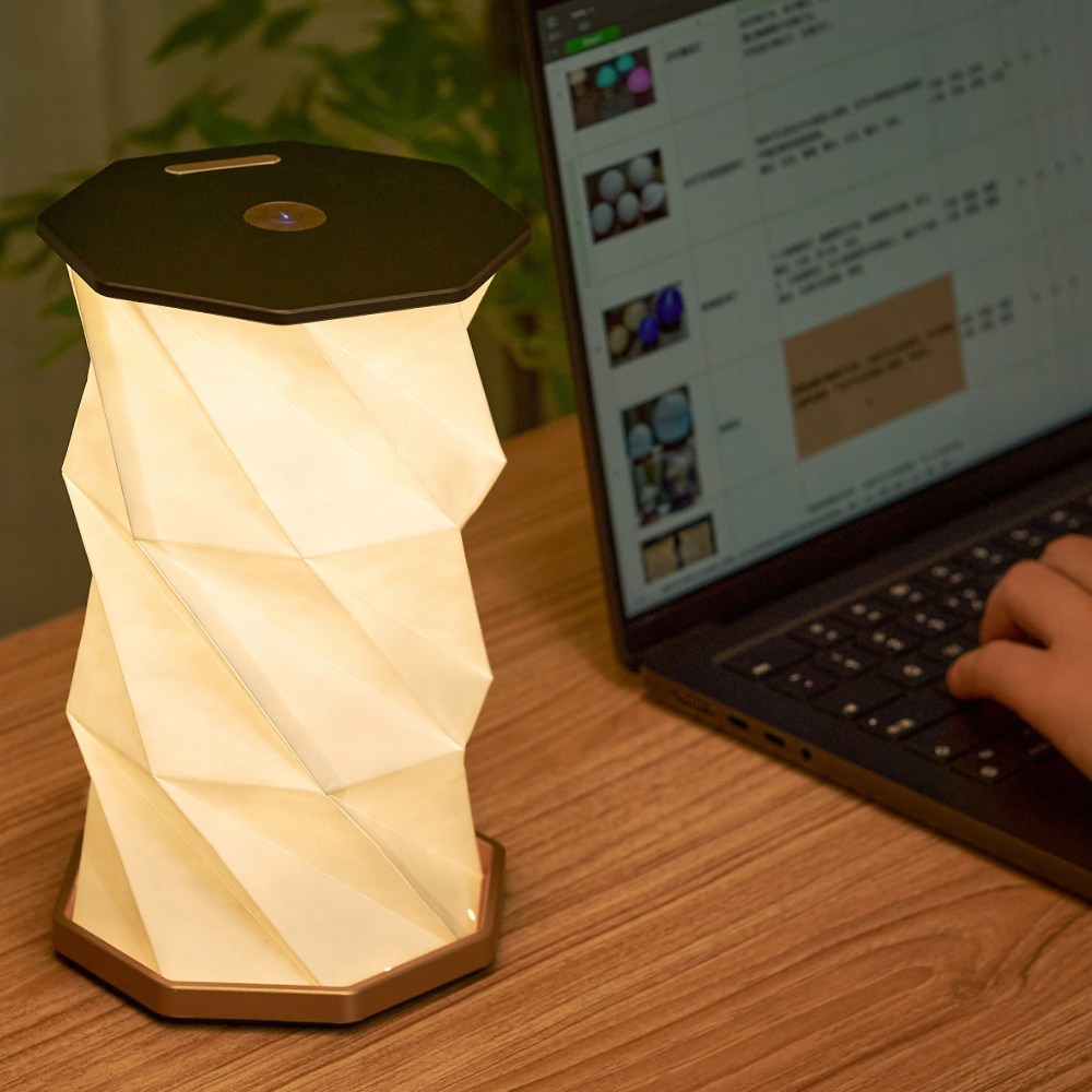 Gingko Hexagon Twist Light Walnut desk light